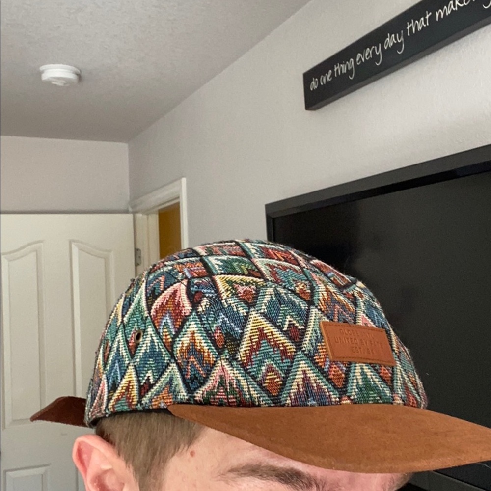 Hat - Picture 3 of 4
